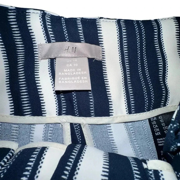 H&M women’s size 10 blue + white striped‎ belted polyester dressy shorts - Picture 5 of 8